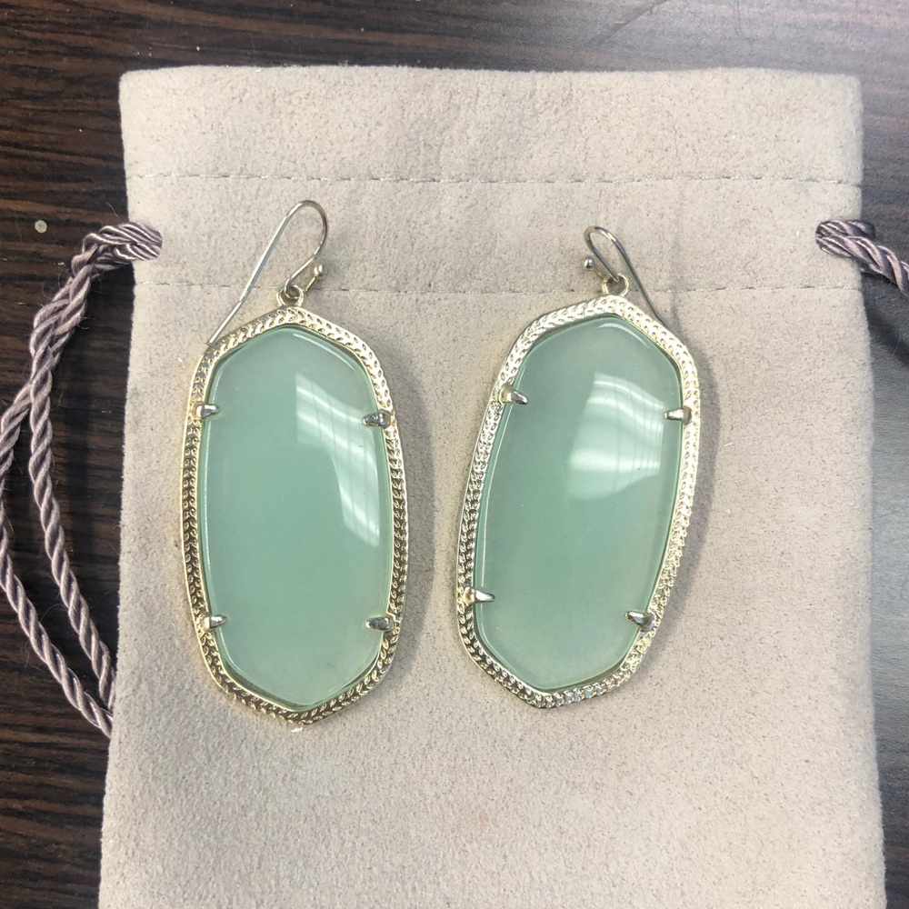 Kendra Scott Danielle Earrings In chalcedony